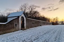 Kapellen en kruisen - 20250109_170940-1