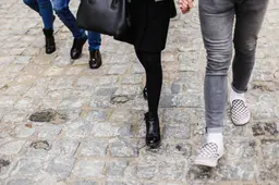 legs-people-walking