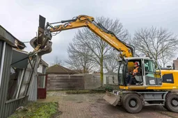 Wethouder Franko van Lankvelt sloopt clubgebouw