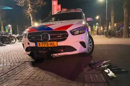 19-03-2026 Politie rijdt op paaltje in Uden 01