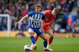 Man Utd move in on top Premier League defender as Everton 'accepts' player move