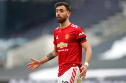 Bruno Fernandes 'put on 6 player shortlist' after Man Utd's woeful season