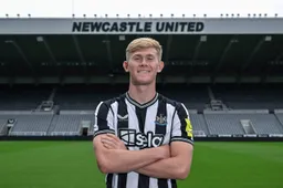 'I would have been perfect Man Utd signing and will replace Luke Shaw for England'