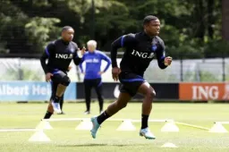 European clubs target Man Utd starlet sparking dilemma