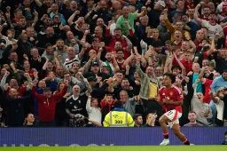Zirkzee joins two other Man Utd stars in 'looking' to leave in January