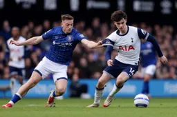 Man Utd told striker 'prefers Reds over Chelsea' and has been 'won over by Amorim vision'