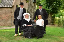 Foto Boerenbruidspaar en getuigen-lr