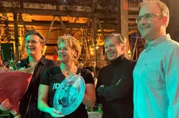 foto uitreiking 2 2401