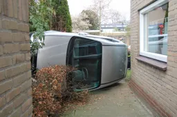 23-03-2026 Auto op kant Schijndel 01