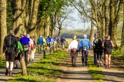 dwingeloo-krentenbloesemtocht-wandelvereniging-dos-foto-francis-pol