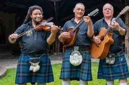Reestkerk Joint String Friends 3p EPK photo by Karina Oosting landscape bijgesneden2