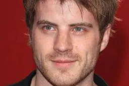 Willem Dafoe en Robert Kazinsky in Pacific Rim