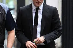 Foto's Robert Pattinson op set Cosmopolis