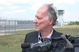 Foto's en video's Werner Herzogs Gazing Into the Abyss