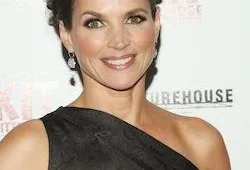 Julia Ormond gecast als moeder van Superman