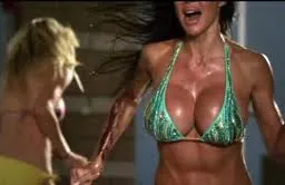 Red-band trailer Piranha 3DD