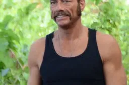 Onherkenbare Jean Claude Van Damme in Welcome To The Jungle