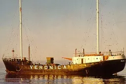 Steven de Jong bezig met film over zendschip radio Veronica