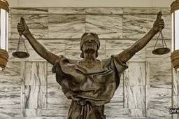 2023 04 26 justitia wood new york city monument statue artistic sculpture 1112249 pxherecom