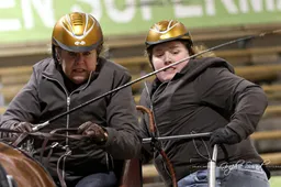 2025-11-06 menindoorr 45