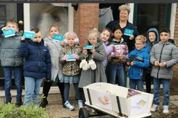 2025-12-02 bloembollen campenbuurt schoolkinderen