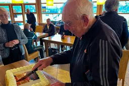 2025-12-05 Gerard Houweling 90 jaar CGerritvandeVeen-3