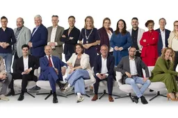 groepsfoto20raad burgemeester griffier20202620web 0