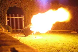 melkbus carbid cc0 wikimedia commons