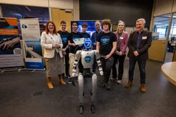 Firda robot Cody fotografie Freddy Schinkel