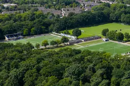 Luchtfoto van sportpark De Wiltsangh bij VV Nunspeet