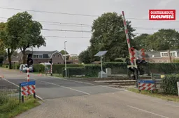_Spoorwegovergang Dorst