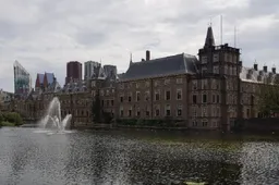binnenhof den haag 915x518 1