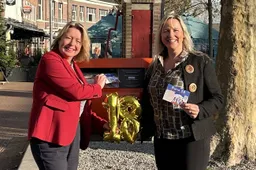 Gemeente Overbetuwe - Verjaardagskaart 18 jarigen