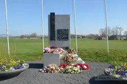 Engeneers monument Driel (1)