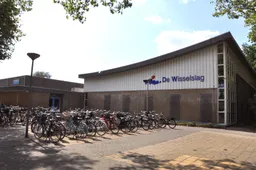 zwembad de wisselslag buiten