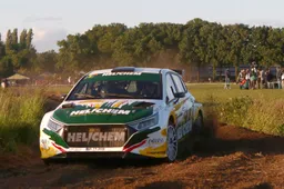 HELICHEM Rally Team_Henk Vossen en Saskia Bleijenberg komen met de HELICHEM Hyundai naar de Berkelland Rally_251205 (1)