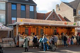 Tebben Kaas nieuwe verkoopwagen bijgesneden