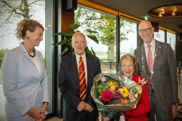 Echtpaar V_dr Zouw-Paap vieren 60-jarig huwelijk - 3