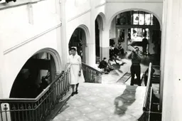 Theirs-is-the-Glory-achter-de-schermen-in-het-St.-Elisabeths-Gasthuis