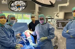 Foto eerste plaatsing halve knieprothese mbv robot Velys in Ziekenhuis Gelderse Vallei-mei 2026