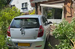 09-07 Renkum auto in woning
