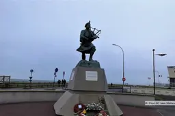 Sword Beach & Piper Bill (2)