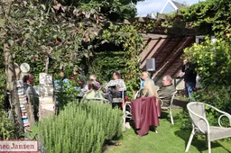 workshop haikus maken sluit kunstwerk gedicht en gestapeld af in velp 14 08 2024 7