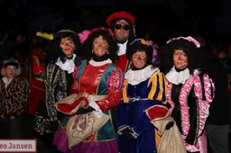 sinterklaas zorgt voor feestelijke intocht in velp 23 11 2024 1