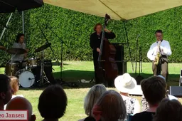 Jazz in de tuin van Kasteel Middachten met het Benjamin Herman Trio 20-07-2025 (1)
