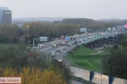 A12 IJsselbruggen sinkhole1 - rheden.nieuws.nl