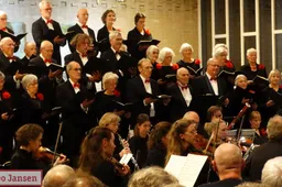 Concert 80 jarig bestaan Oratoriumkoor Veluwezoom in de Ontmoetingskerk in Dieren 1-11-2025 (5)