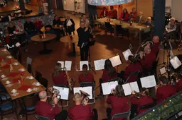 Heel Rhederhof geniet van 62e editie traditioneel Kerstconcert 25-12-2025 (1)