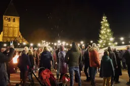 Kerst op het Dorpsplein in Rheden opnieuw druk bezocht 13-12-2025 (17)