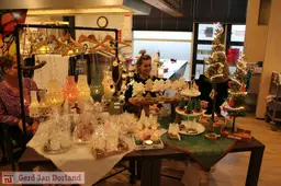 Kerstmarkt bij Rhederhof zorgt voor warme middag vol samenzijn 07-12-2025 (2)